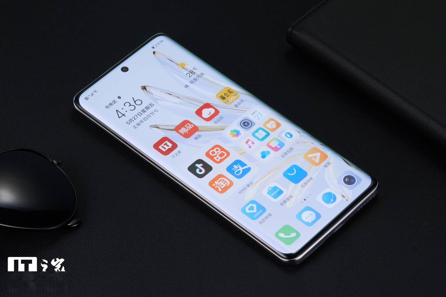 【IT之家开箱】荣耀 70 Pro / Pro+ 图赏
