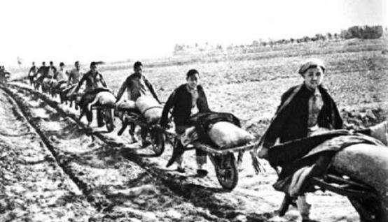 山西老农拿出一张欠条<strong></p>
<p>一千万法币</strong>，跟政府索要1100万法币，最后政府全额奉还