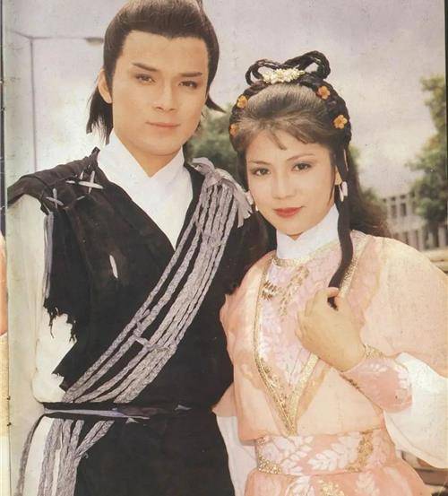 郭靖第一次请黄蓉吃饭<strong></p>
<p>双期币多少钱</strong>，花了19两7钱4分，折合人民币大概多少钱？