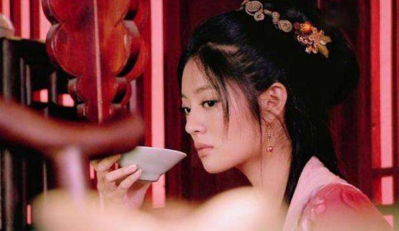 古代逛一次青楼需要多少钱？换算成人民币<strong></p>
<p>双期币多少钱</strong>，你肯定想不到