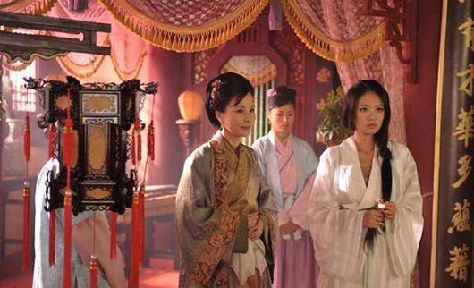 古代去一次青楼要花多少钱<strong></p>
<p>双期币多少钱</strong>？如果换算成人民币呢？看完涨知识了