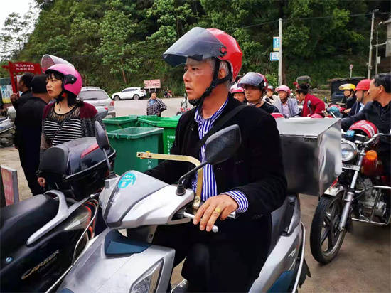 织密防护网 城乡道路安