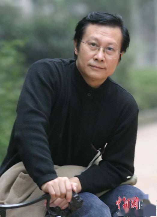 《唱响统一的歌《大中华》：大中华<strong></p>
<p>大中华</strong>，大中华，再大也不分家》