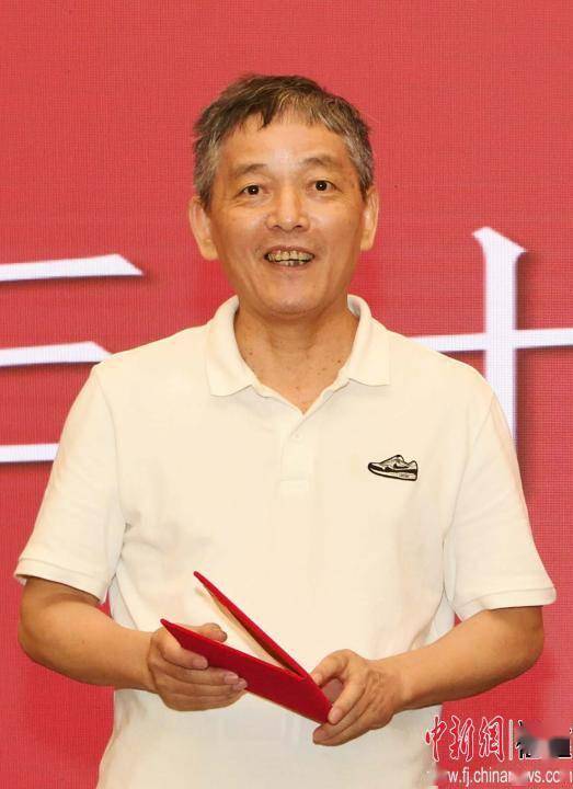 《唱响统一的歌《大中华》：大中华<strong></p>
<p>大中华</strong>，大中华，再大也不分家》