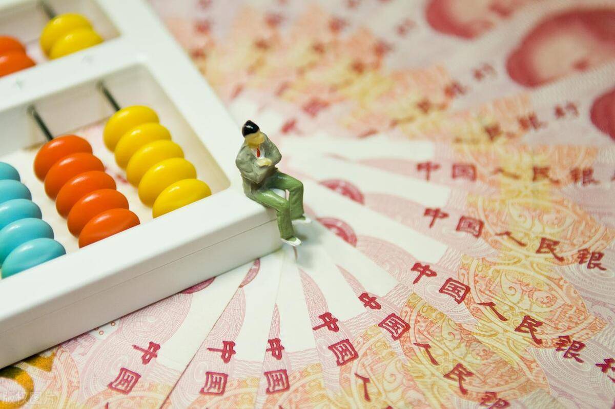 人民币国际化超英镑日元<strong></p>
<p>越币10000</strong>，为何不跟随美国加息，我们还越挫越勇？