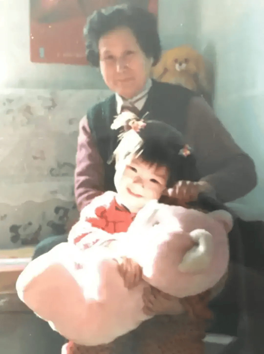 又一个邓文迪？百亿身价的美国最大加密货币交易所老板<strong></p>
<p>货币的交易媒介职能</strong>，迎娶北京华裔美女！