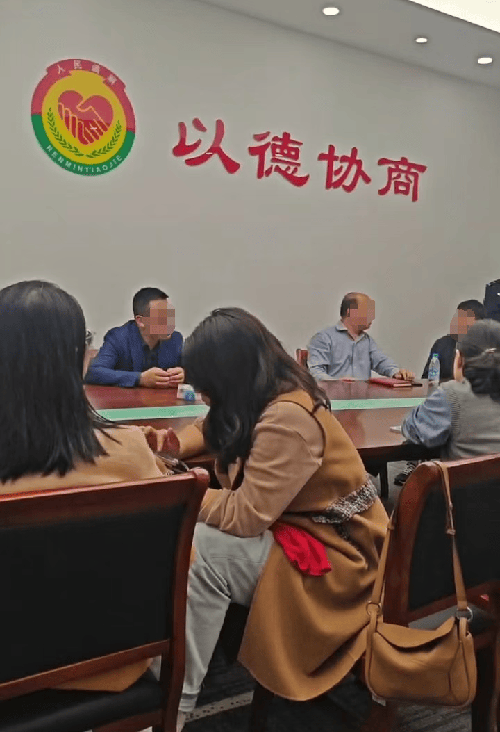 苏州知名艺术培训机构宣布破产<strong></p>
<p>全球有多少人在炒币</strong>，老板下跪称“绝不跑路”，事发前安排活动消耗课时费