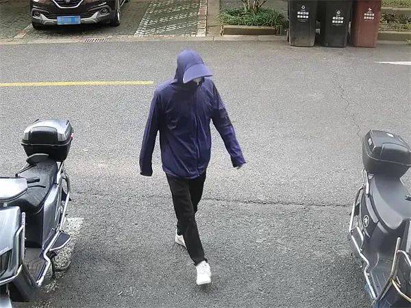 男子对前妻动起“歪脑筋”<strong></p>
<p>炒币百分比计算器下载</strong>，潜入其家中……上海警方：刑拘