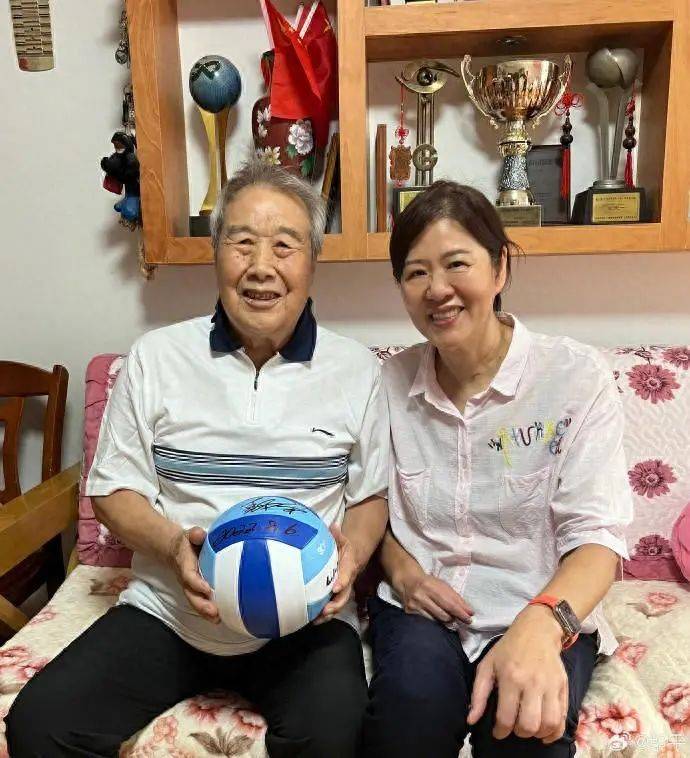 一路走好<strong></p>
<p>国债etf交易规则</strong>！郎平突然发文……
