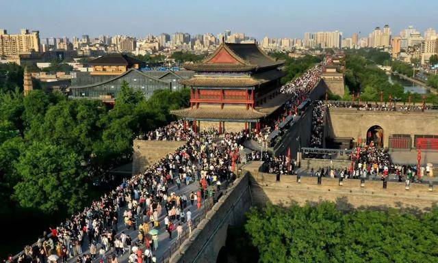 半月谈关注西安：特大城市<strong></p>
<p>teecoin货币交易中心</strong>，这样治城