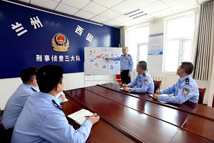 400多名毕业生被假冒国企招聘骗8000多万元<strong></p>
<p>广州货币交易市场</strong>！哪些伎俩需警惕？