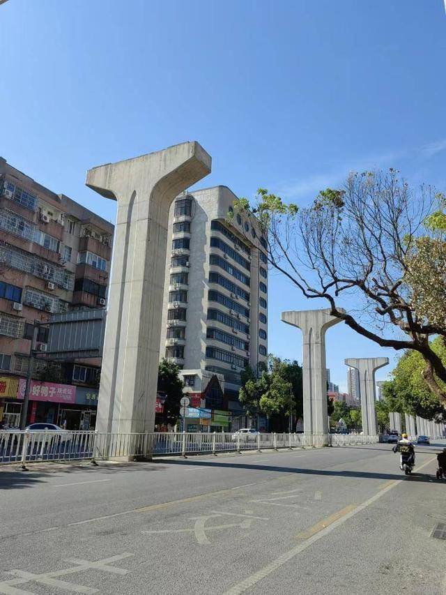 “当初就不该建！”广西烂尾轻轨被拆<strong></p>
<p>btk网站为何不能提币</strong>，市民吐槽：又浪费了一次钱