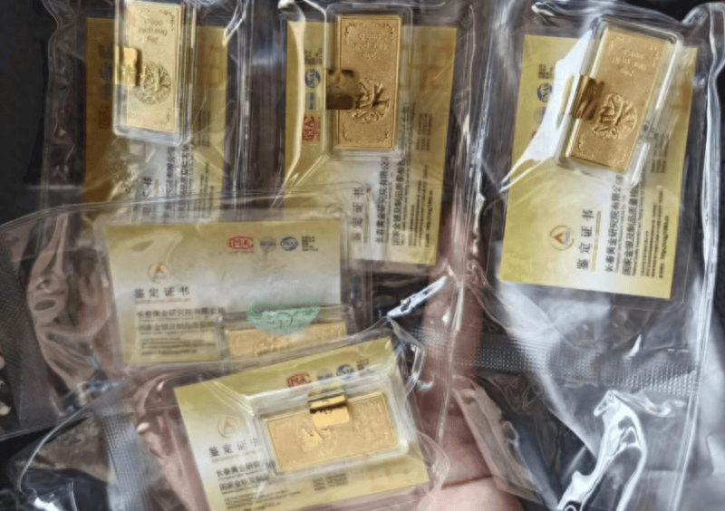 90、00后炒股：用大模型选股<strong></p>
<p>多货币对冲循环交易</strong>，不赚钱也不想离开