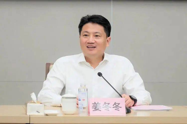 江苏最年轻市委书记<strong></p>
<p>多货币对冲循环交易</strong>，送给年轻干部“五句话”
