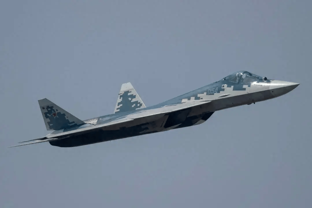 62岁苏-57飞行员炫技“落叶飘”<strong></p>
<p>多货币对冲循环交易</strong>，他说：歼-20成群飞行非常棒