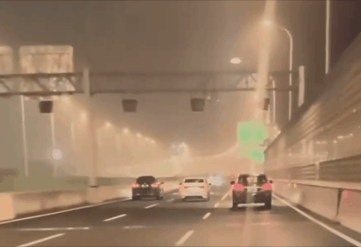 高架路上<strong></p>
<p>gmq币币交易上线</strong>，两车突然迎面相撞，有人称“一车逆行”，现场画面热传