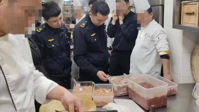 上海这些餐厅被曝光<strong></p>
<p>xrp币今日行情</strong>，居然在食物里加亚硝酸盐，坑骗老人的“神药神器”被端