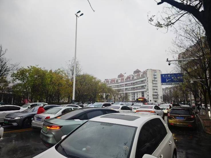 今天太堵了！天津四大预警齐发！雨雪来袭<strong></p>
<p>币速炒币机器人软件</strong>，9级大风！