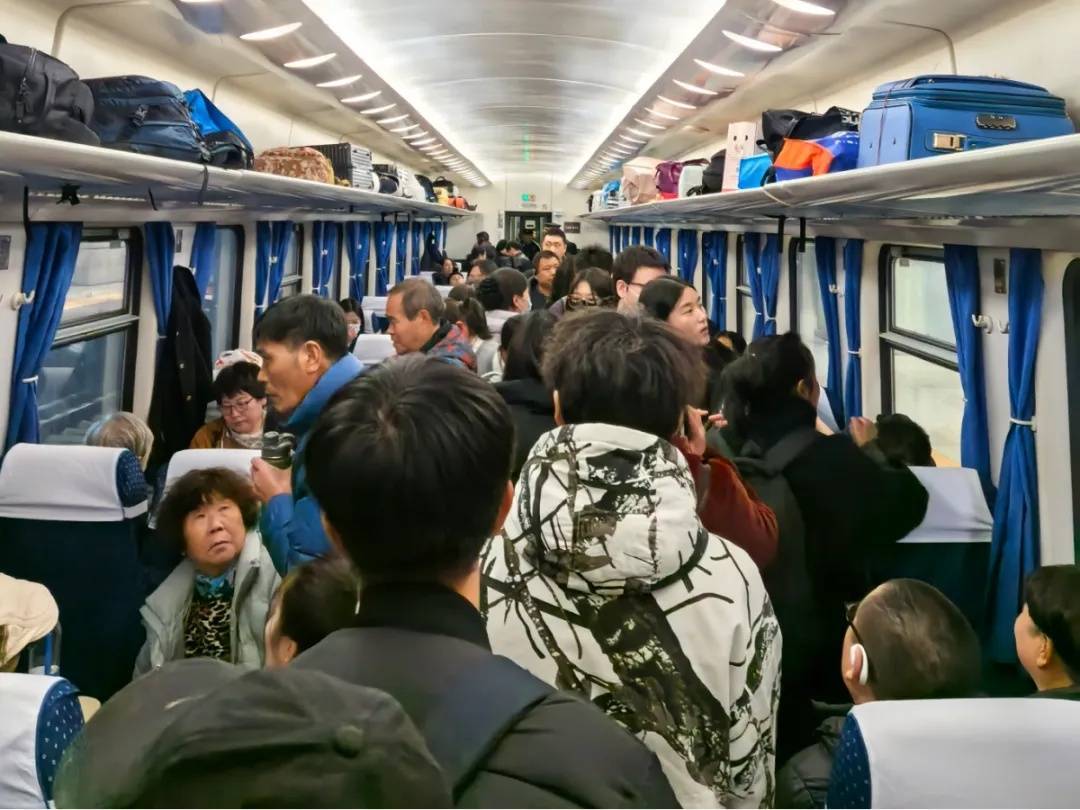 这趟北京始发的绿皮车站站停<strong></p>
<p>零息债券全价交易</strong>，但旅客都说好——