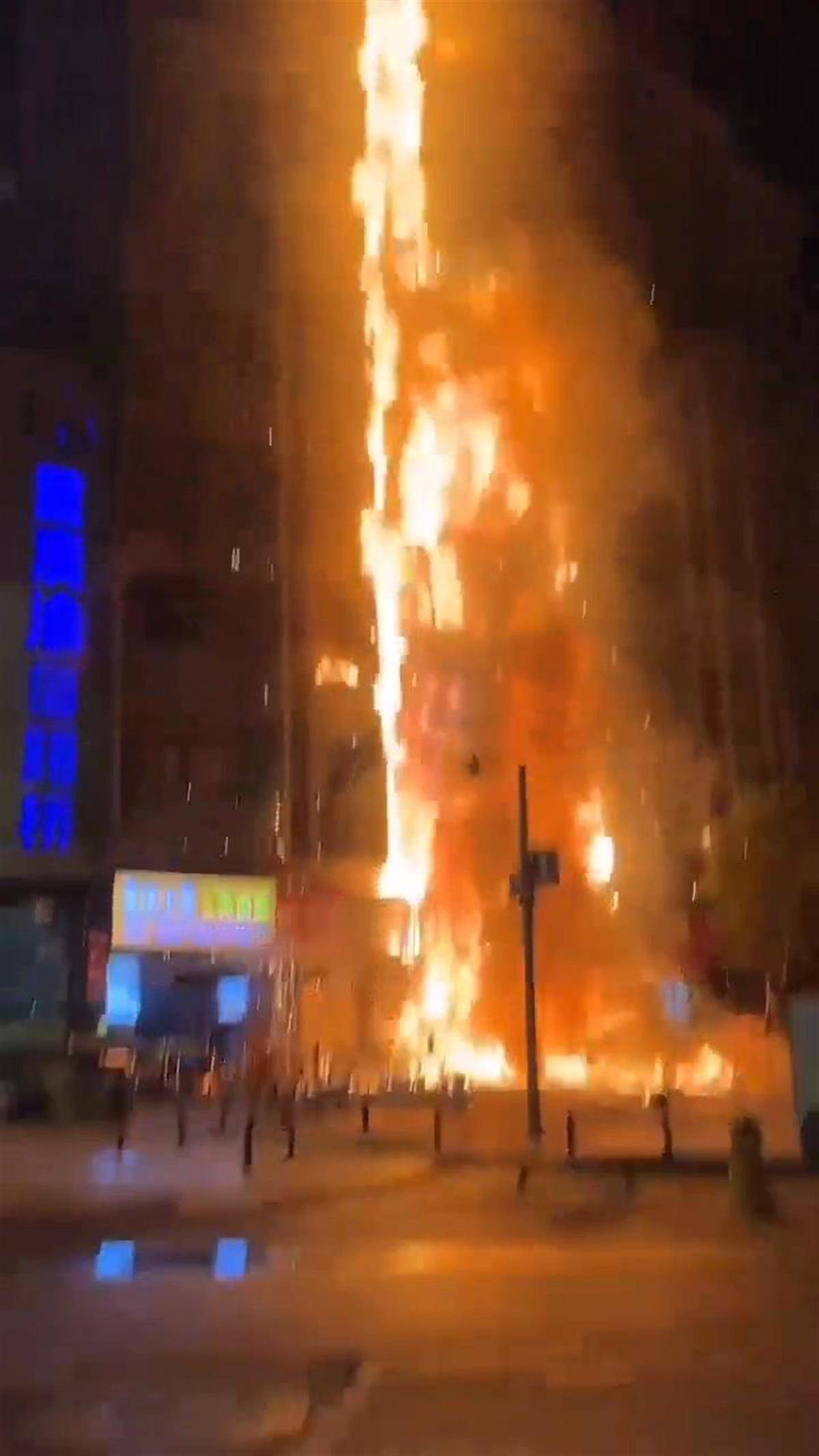 重庆南岸区一楼房深夜起火<strong></p>
<p>共生币交易今日价格</strong>，消防救出9人其中1人受伤