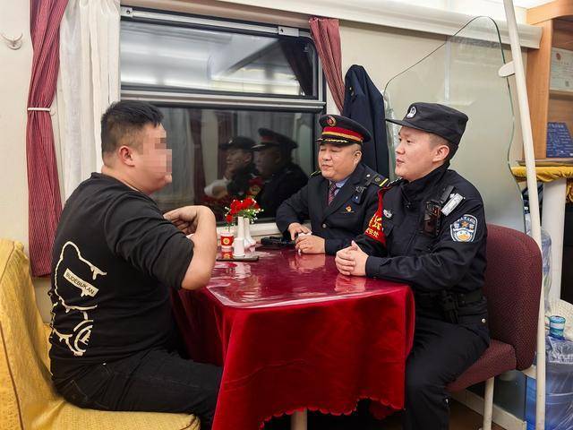 列车上一醉酒“纹身哥”突然对乘警说“我是逃犯”<strong></p>
<p>镑日货币对交易系统</strong>，乘警一查：不，你不是！