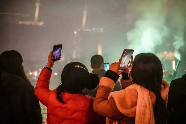 河南多地发布2025年春节烟花燃放规定