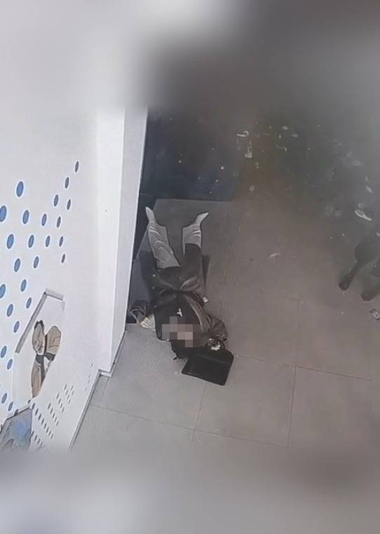 河南一大学老师心脏骤停晕倒<strong></p>
<p>能刷迷你币的软件</strong>，女学生按压施救：我也很害怕，看到老师好转激动手抖