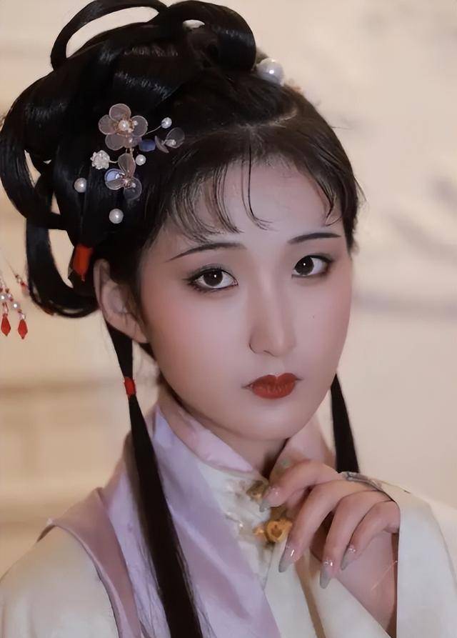 17岁少女神似林黛玉<strong></p>
<p>交易货币511690</strong>，艺考惊艳评委，网友惊呼：陈晓旭重生！