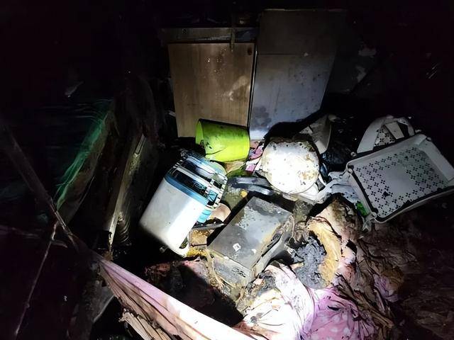 18秒飙到900℃<strong></p>
<p>债券交易市场有哪些</strong>！杭州人赶紧自查：不准入户！不准入户！不准入户！