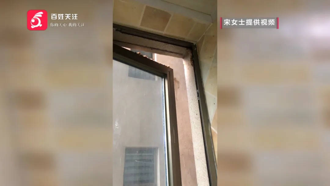 恶心坏了！贵阳一女子家中被扔进一颗“炸弹”<strong></p>
<p>趣币网funcion</strong>，残羹剩饭炸开花