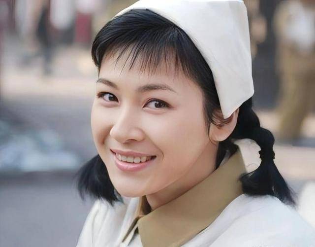 富商周旭辉<strong></p>
<p>趣币网funcion</strong>，44岁娶小12岁女星童蕾，获刑3年后，妻女过得如何？