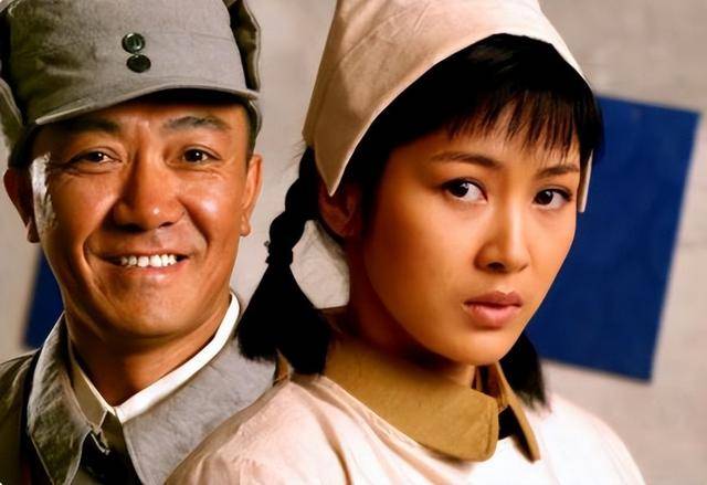 富商周旭辉<strong></p>
<p>趣币网funcion</strong>，44岁娶小12岁女星童蕾，获刑3年后，妻女过得如何？