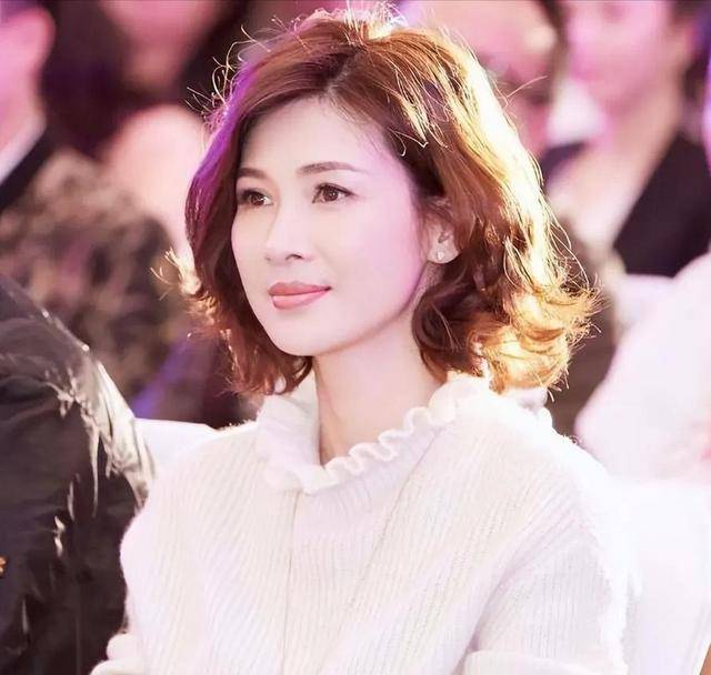 富商周旭辉<strong></p>
<p>趣币网funcion</strong>，44岁娶小12岁女星童蕾，获刑3年后，妻女过得如何？