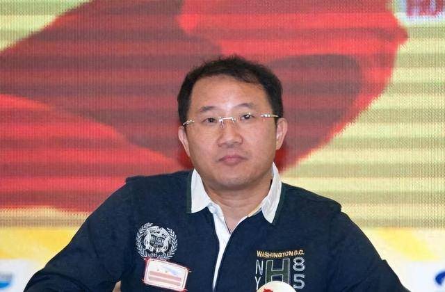 富商周旭辉<strong></p>
<p>趣币网funcion</strong>，44岁娶小12岁女星童蕾，获刑3年后，妻女过得如何？