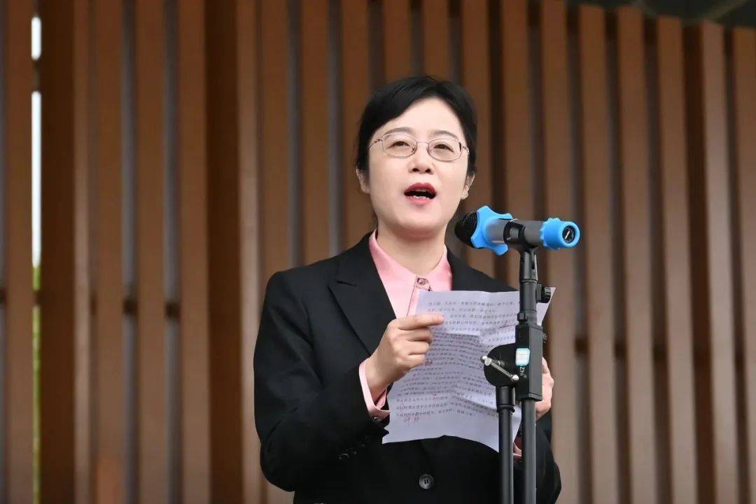 中学校长蒋骞<strong></p>
<p>趣币网funcion</strong>，拟升副厅级