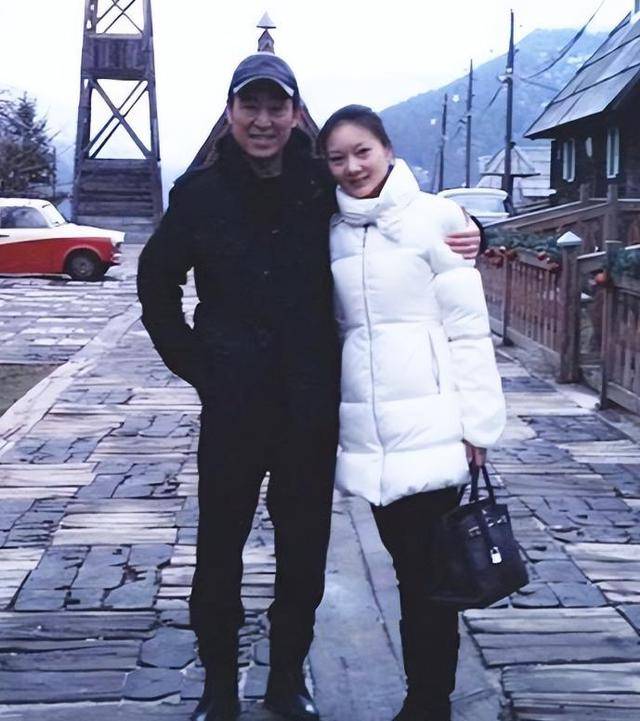 陈婷现实长什么样？路人镜头才是“照妖镜”<strong></p>
<p>趣币网funcion</strong>，突然理解张艺谋了