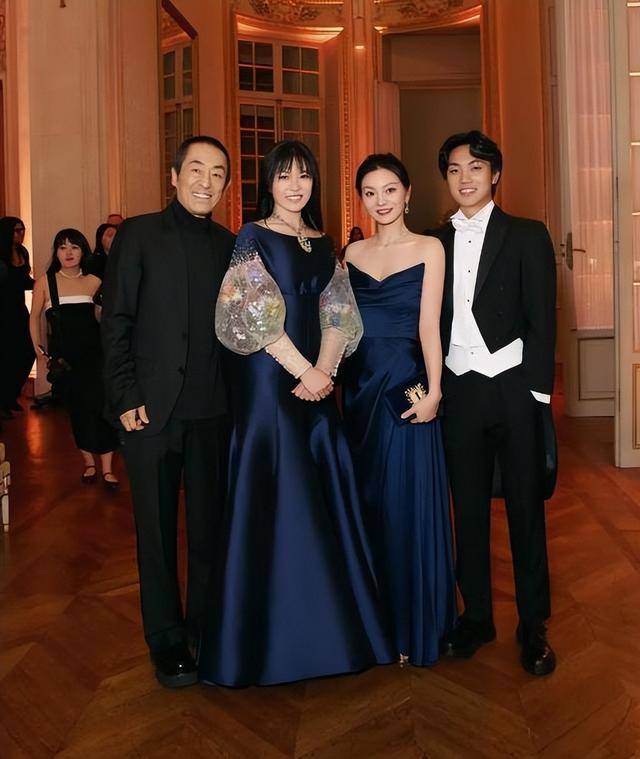 陈婷现实长什么样？路人镜头才是“照妖镜”<strong></p>
<p>趣币网funcion</strong>，突然理解张艺谋了