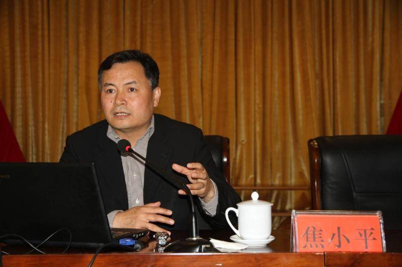 副处级贪到副部级<strong></p>
<p>自动计算软件app</strong>，从财政部“空降”半年就落马，他获刑14年