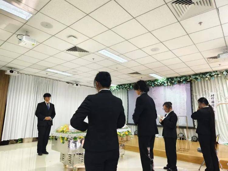 高考601分读殡葬<strong></p>
<p>自动计算软件app</strong>？“冷门”专业“火了”