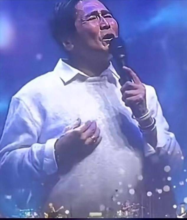 64岁齐秦演唱会反复伸话筒<strong></p>
<p>自动计算软件app</strong>，观众：如果不差钱就好好在家养老吧