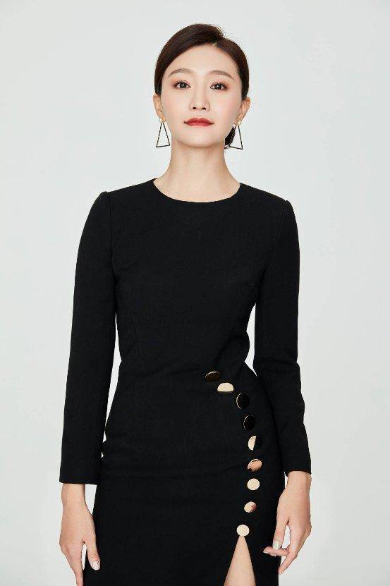 演完赵丽颖闺蜜<strong></p>
<p>炒币暴富的90后</strong>，又演于和伟老婆，39岁的她年轻时是个氧气大美女
