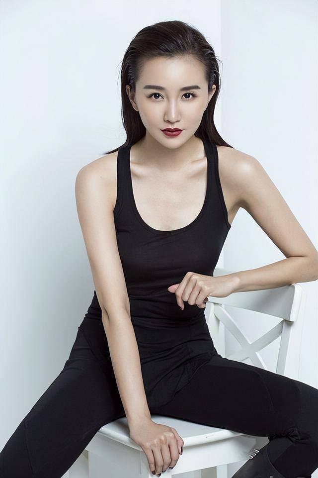 演完赵丽颖闺蜜<strong></p>
<p>炒币暴富的90后</strong>，又演于和伟老婆，39岁的她年轻时是个氧气大美女