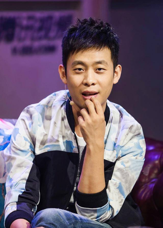 吴京邀张译拍戏：你要多少片酬？张译：你要没钱<strong></p>
<p>货币资本买卖</strong>，就算一百我也演！