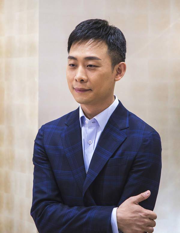 吴京邀张译拍戏：你要多少片酬？张译：你要没钱<strong></p>
<p>货币资本买卖</strong>，就算一百我也演！