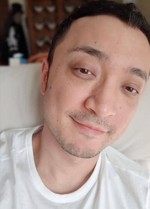 尼格买提：事业不顺<strong></p>
<p>coinall币全</strong>，婚姻崩溃后，母亲又身患重病，人生将如何？