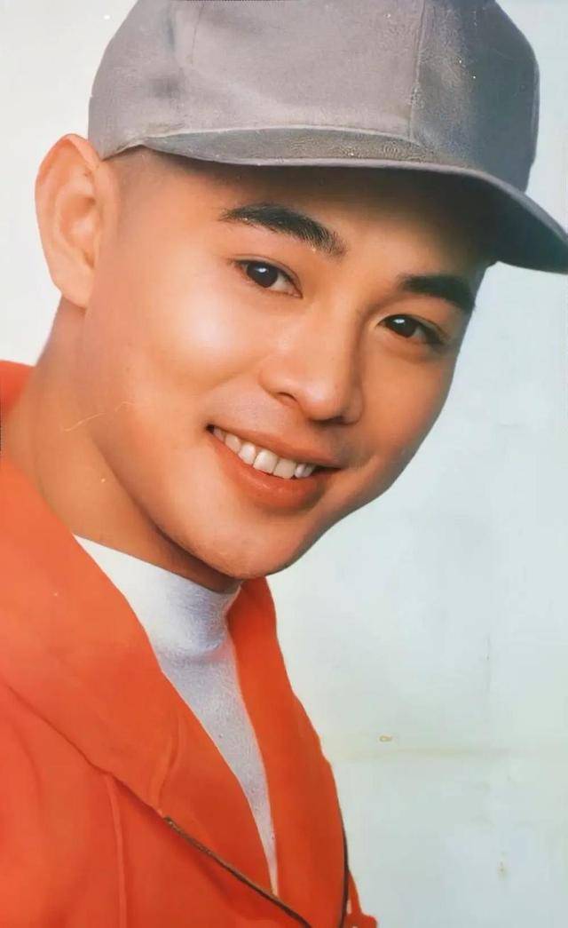 李连杰:后事一切从简<strong></p>
<p>炒币k线图基础知识</strong>，不用立碑也不用办丧事，树葬海葬都可以