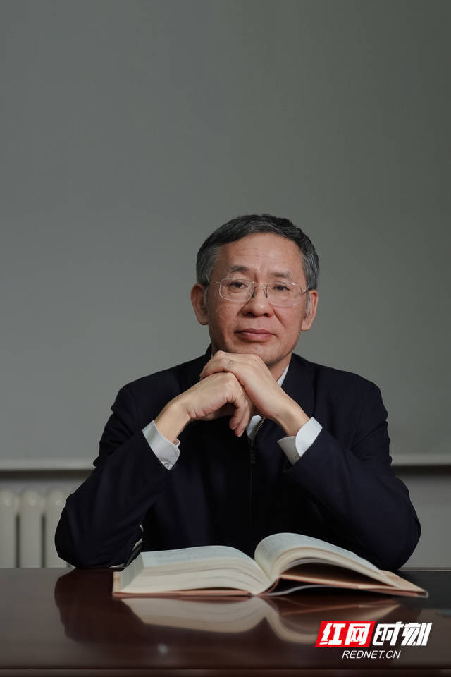 魏后凯：乡村人口减少后未来农业靠谁<strong></p>
<p>厦门货币交易市场在哪里</strong>？丨动能湘对论