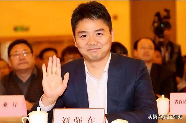坐拥742亿<strong></p>
<p>分离交易可转换债券</strong>，却救不了43岁妹妹！把外甥当亲子，一年给100万抚养费