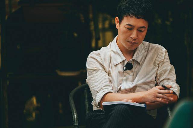 52岁黄磊回应无戏可拍：2年没拍戏<strong></p>
<p>货币互换以场内交易为主</strong>，3年没当男主，综艺演戏都停了