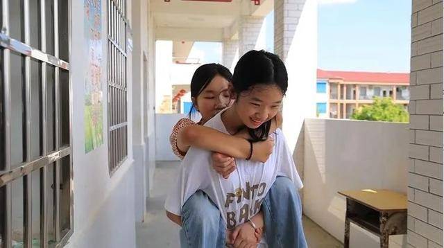 从6岁到14岁<strong></p>
<p>货币互换以场内交易为主</strong>，衡阳初中女孩背患病玩伴上学8年：她对我来说很重要